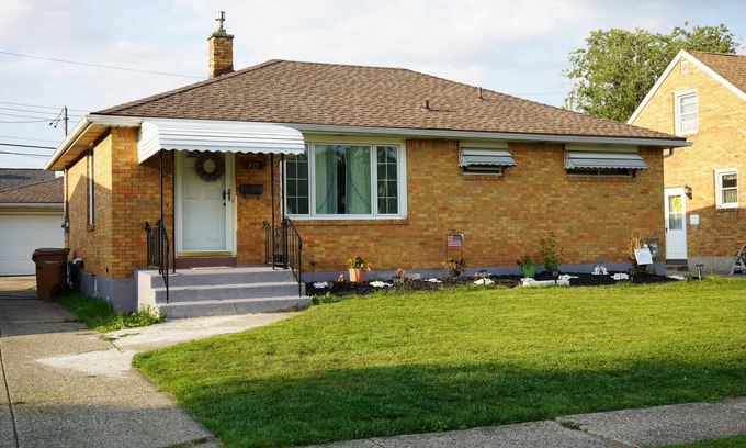 Cheektowaga House | 3 bedrooms Bills comfort home