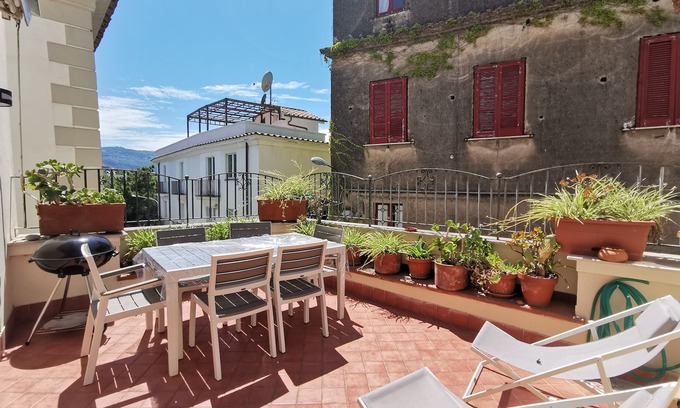 Piano di Sorrento Apartment | 3 bedrooms & terrace- Sorrento