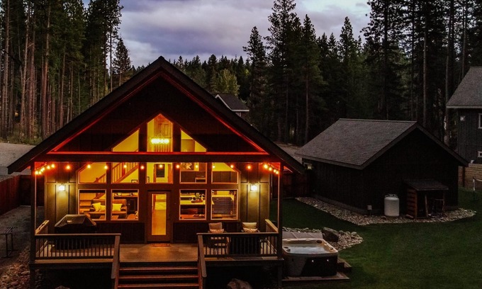 Ronald Cabin | 3 BR 2 BA home w/hot tub, game room, forest views, hot tub, and fire pit.