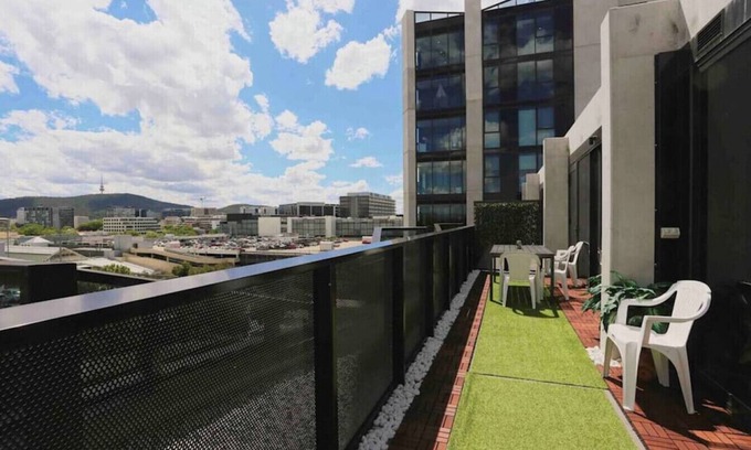 Reid Apartment | 3 BRs topfloor view@Heart of Canberra free parking
