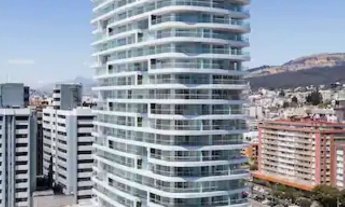 Quito House | 3 Dormitorios en el Edificio ONE de Quito+Piscina