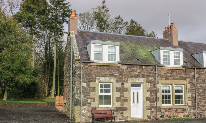 Kelso Cottage | 3 HOSELAW FARM COTTAGES, character holiday cottage in Kelso