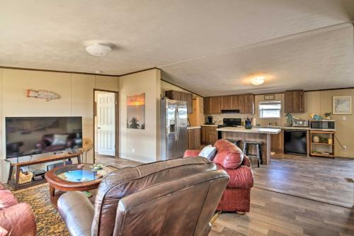 Port O Connor House | 3 Mi to Beach Home with Deck in Port OConnor!