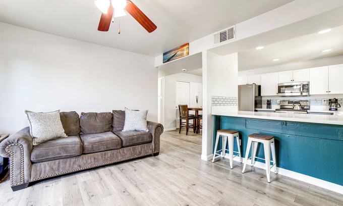 Reno Condo | 3 Mi to Dtwn: Gated Condo w/Patio in Reno!