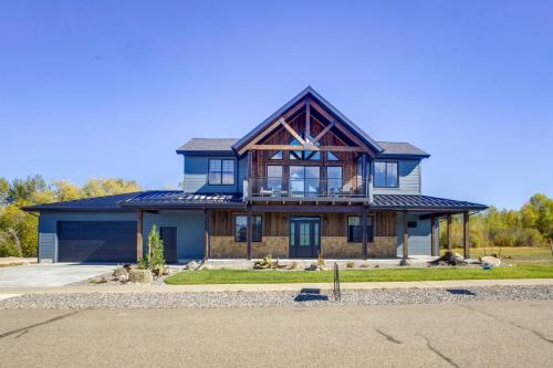 Red Lodge House | 3 Mi to Dtwn Red Lodge Mtn-View Home with Hot Tub