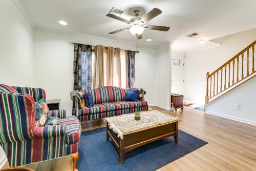 Herndon House | 3 Mi to Dulles Airport D C Area Townhome