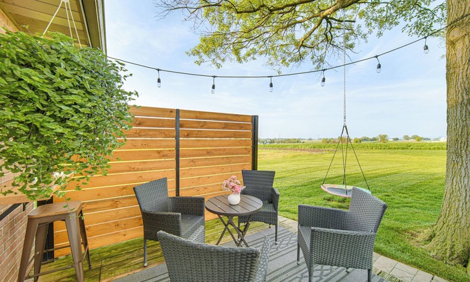 Refton House | 3 Mi to Dutch Wonderland: Serene Home w/Deck