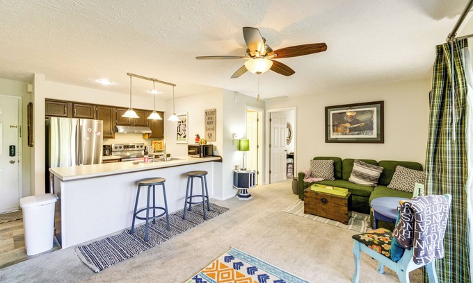 Bloomington Condo | 3 Mi to IU: Dog-Friendly Condo w/Pool Access!