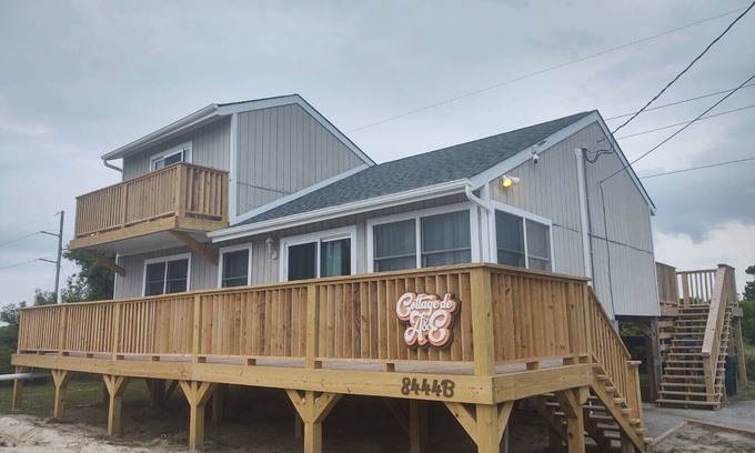 South Nags Head House | 3 MIN. WALK TO THE BEACH! South Nags Head