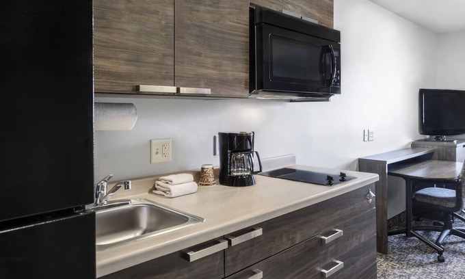 Mitchell Hotel | 3 Perfect Rooms with Full Kitchen for Road Trippers Near Interstate in Mitchell