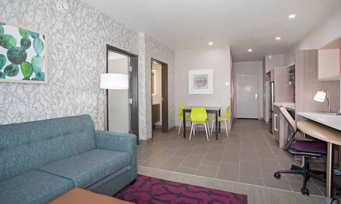 Roswell Hotel | 3 Pet-friendly Units Close to Spring River Zoo! Pets Allowed, Indoor Pool!