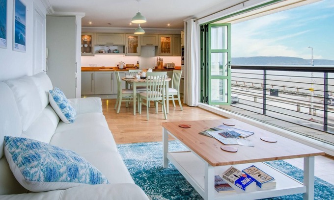 Little Haven Apartment | 3 St Bride's Bay View - 3 Bedroom - Broad Haven