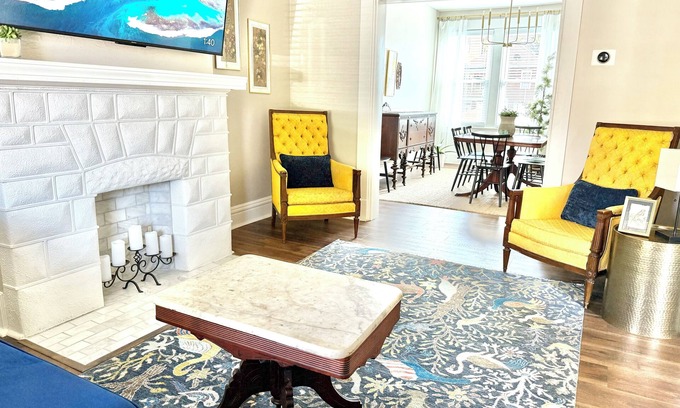 Forest Hills House | 3 Stories, 4 Bedrooms + 1.5 Baths, 3 King + 2 Queen, 15 Minutes to Pittsburgh