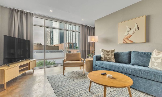 Downtown Austin Apartment | 3 Units | Austin Downtown Loft w/Balcony | Modern Comfort Near Iconic Landmarks