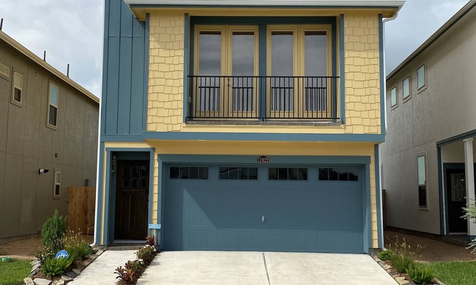 Central Southwest House | 30-Day Minimum Stay - Quiet, Luxury Gated Community - Unit 1