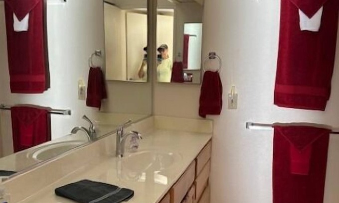 Leisure World Condo | 337 2 Bedrooms with Lake View. See the amenities at www.Leisureworldarizona.com