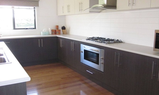 Sunset Strip House | 35 Phillip Island Road, Sunset Strip - Central location