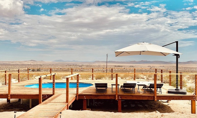 Panorama Heights House | 360 Views with pool and spa – Walking distance to the Park!