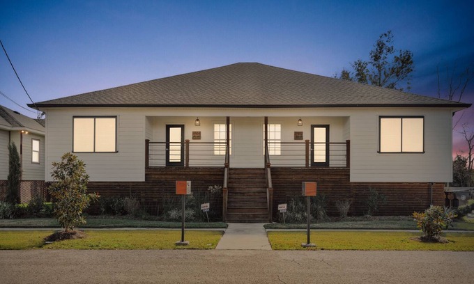 Milneburg House | 3BD/2BA with Bar & 24HR Security Patrol for Subdivision