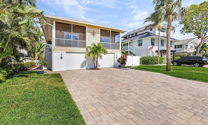 North Naples House | 3BD/3BA Gulf Access Key West Style Home w/Dock & Boat Lift, Minutes to Beaches!