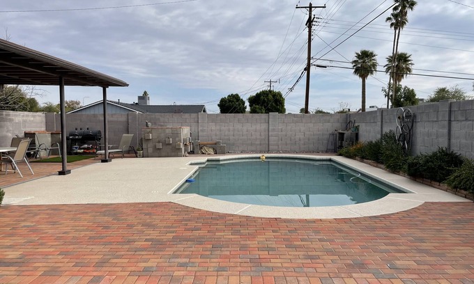 Tempe House | 3bd house with pool conveniently located near Scottsdale, Tempe, and Papago Park