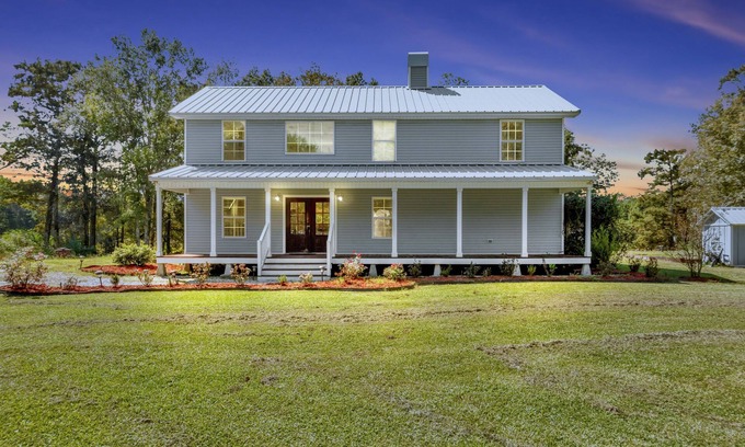 Rayne House | 3bed/2bath Country Lakehouse