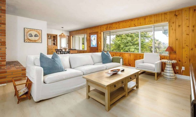 Olde Carlsbad House | 3Bed Single Level Home