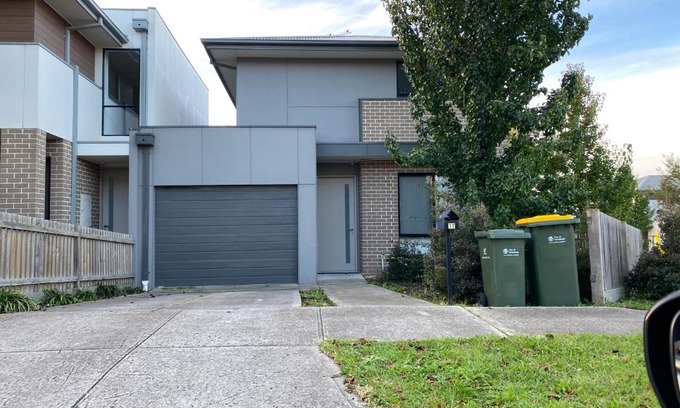 Mernda House | 3Beds-Whole House-Ramez Street-MERNDA