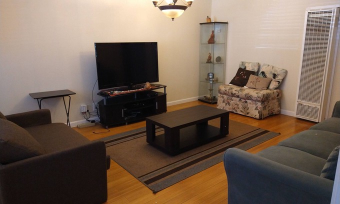 Lake Area House | 3BR 2BA + Bonus Living RM/Drive or take bart to San Francisco