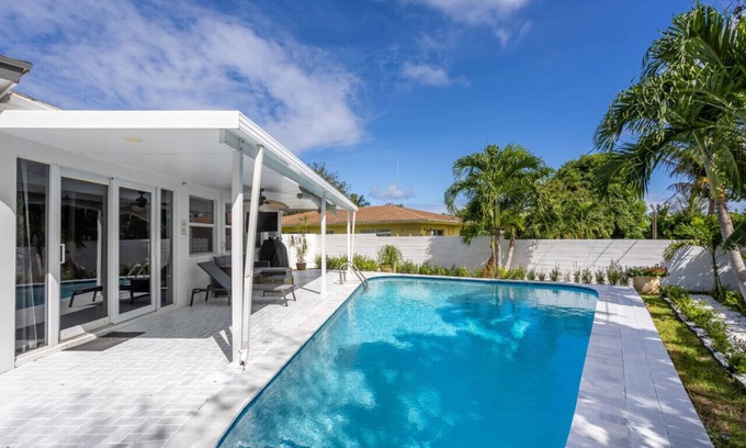 Boynton Beach House | 3BR 2BA Heated Pool Home Pool Table Great Location