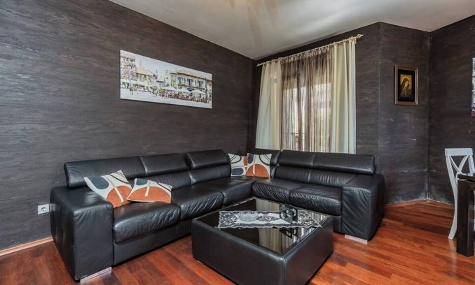 Dobrota Apartment | 3BR Apartment with Free Pool and Parking Dobrota