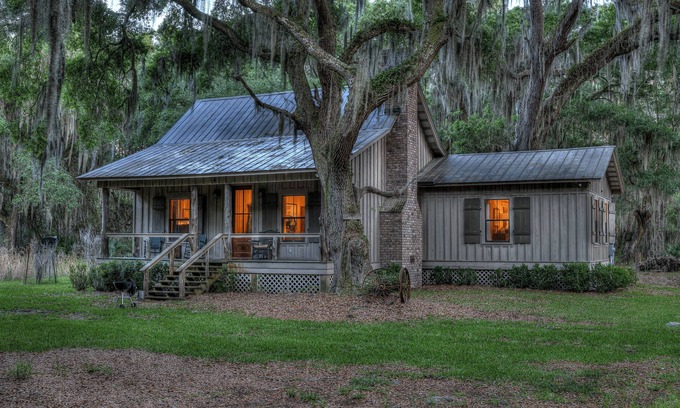 Sapelo Island House | 3BR Chachalaca Retreat on Sapelo w/firepit, screened-in porch, & beach supplies