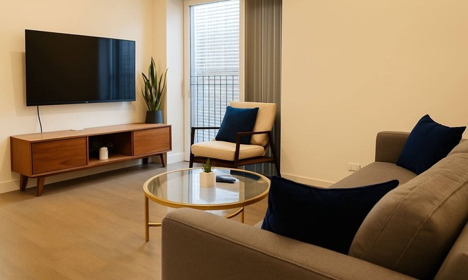 West Town Apartment | 3BR Complete and Spacious Apt