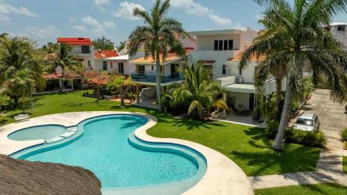 Zona Hotelera House | 3BR Modern House w/Pool and Great Location!