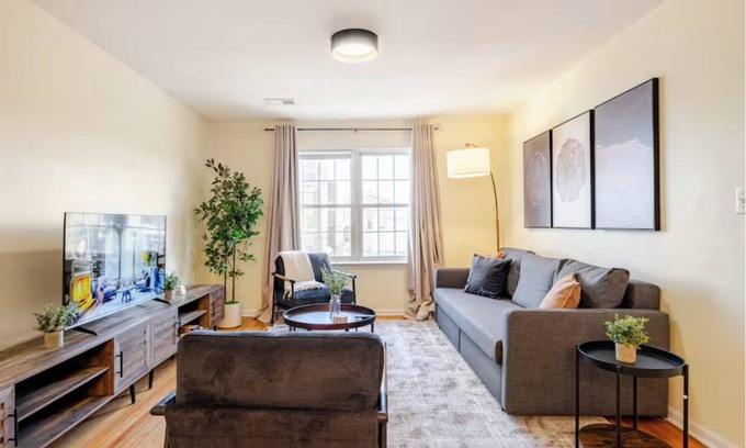 Elizabeth House | 3BR Stay for Crews & Families