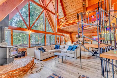 Tahoe City House | 3BR Tahoe Cabin in the Trees with Hot Tub