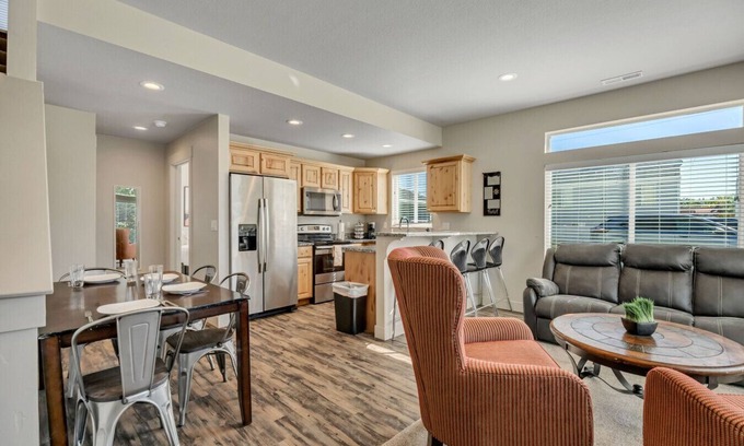 Layton House | 3BR with King Bed Near Hill AFB and Davis Conference Center