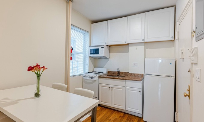 East Harlem Apartment | (3D) 2 Bedroom Apt Just Off Park Ave