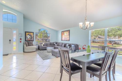 Lake Berkley House | 4-Bed Home Near Disney Private Pool