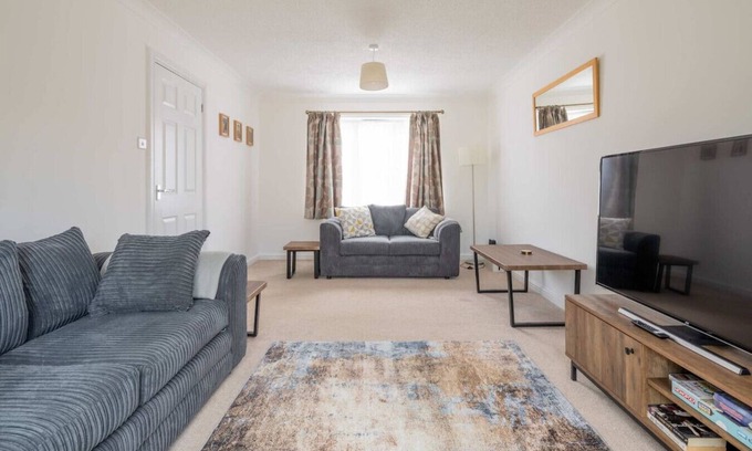 Cambridge Apartment | 4-Bed Home with Garden & Parking – Nr Hosp & City