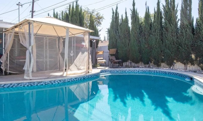 Riverside House | 4 Bed Home with Pool, Bar Area and Gym equipment