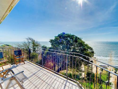 Ventnor House | 4 Bed in Ventnor IC169