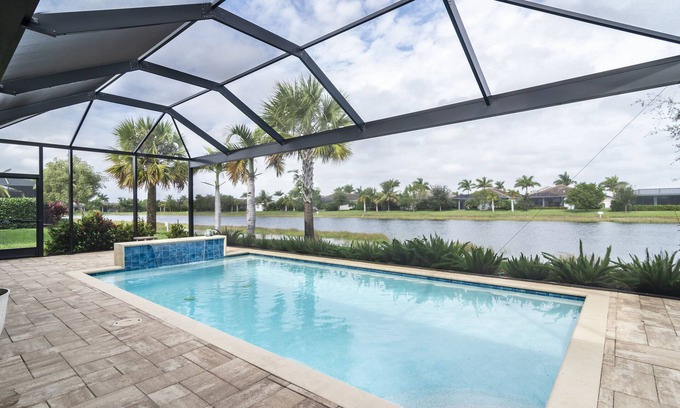 Naples House | 4 Bed Naples Paradise With Pool