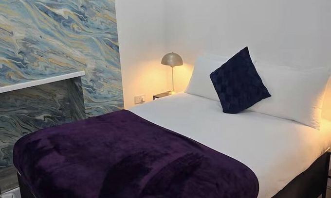 Birmingham House | 4 Bed-Sleeps 9-Private Garden-Free Parking
