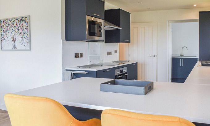 Cylch-Y-Garn Cottage | 4 bedroom accommodation in Llanrhyddlad