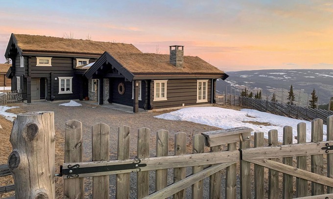 Nord-Aurdal House | 4 bedroom accommodation in Aurdal