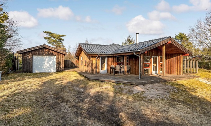 Hou House | 4 bedroom amazing home in Hals