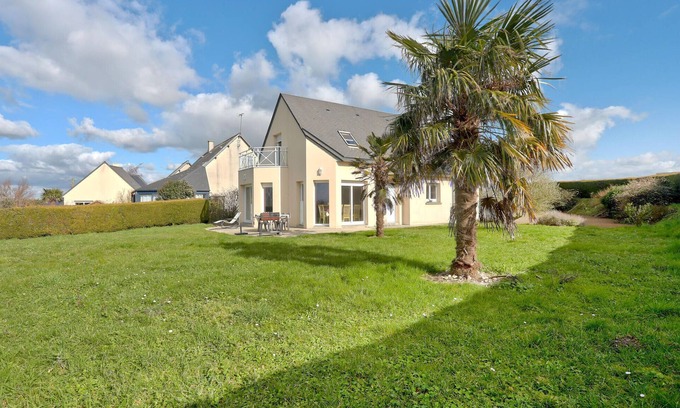 Courtils House | 4 bedroom awesome home in Courtils