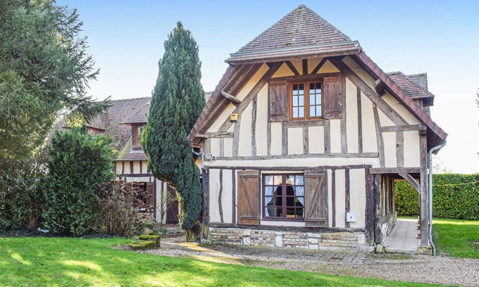 Bosnormand House | 4 bedroom beautiful home in Bosroumois