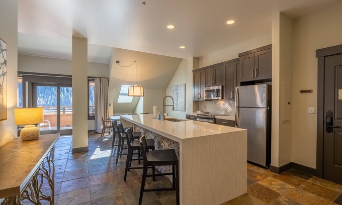 River Run Condo | 4-bedroom condo short 5 minute walk to the gondola